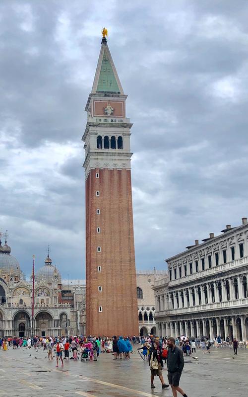 威尼斯钟楼学生票（威尼斯的小学生是怎么上学的）