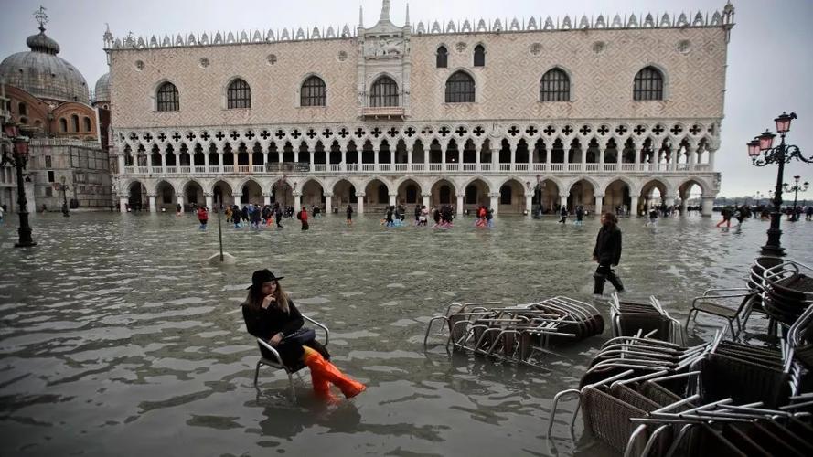 威尼斯水位经常上涨吗（威尼斯水减少）